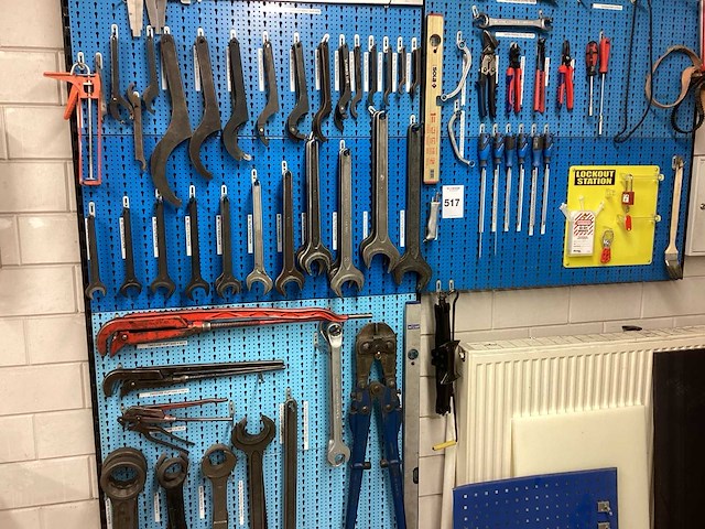 Gereedschapswand met gereedschap - afbeelding 10 van  16