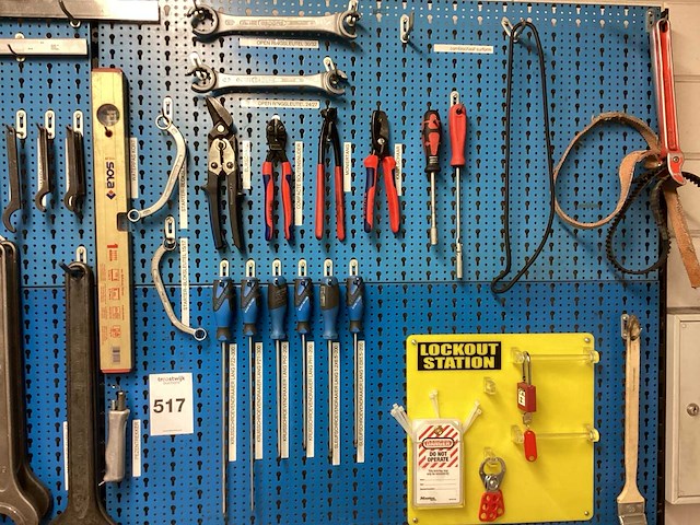 Gereedschapswand met gereedschap - afbeelding 15 van  16