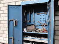 Gereedschapswandkast gedore met diverse gereedschappen en afmeting 65 x 25 x 97 cm. - afbeelding 2 van  3
