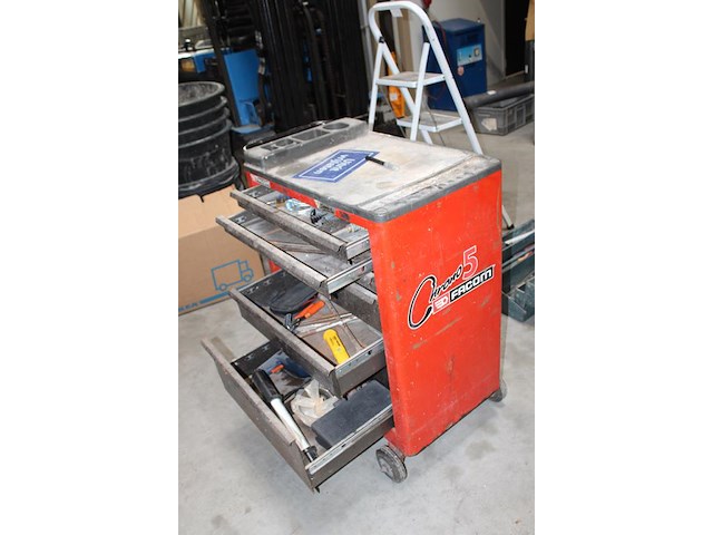 Gereedschapwagen facom met enkele gereedschappen. - afbeelding 3 van  3