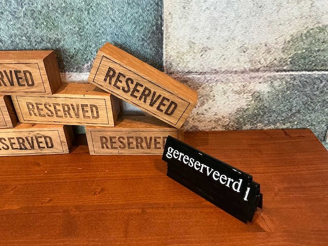 Gereserveerd bordje set - afbeelding 2 van  3