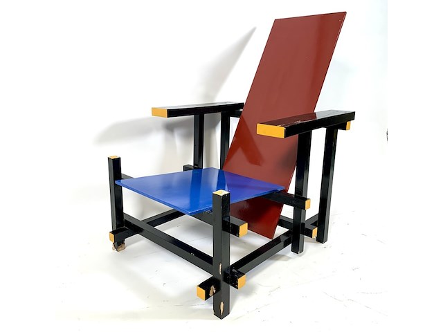 Gerrit rietveld rood-blauwe stoel 1918 kopie - afbeelding 1 van  5