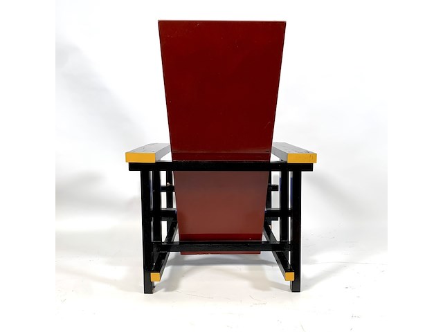 Gerrit rietveld rood-blauwe stoel 1918 kopie - afbeelding 2 van  5