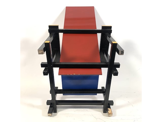 Gerrit rietveld rood-blauwe stoel 1918 kopie - afbeelding 3 van  5