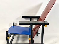 Gerrit rietveld rood-blauwe stoel 1918 kopie - afbeelding 4 van  5