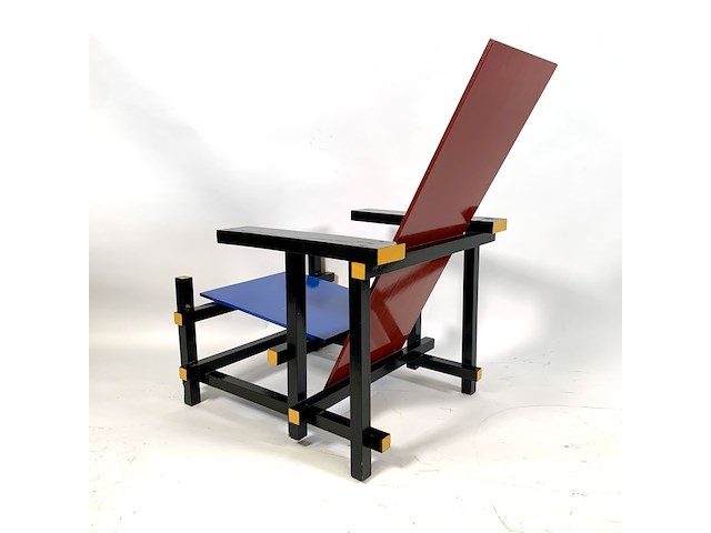 Gerrit rietveld rood-blauwe stoel 1918 kopie - afbeelding 5 van  5