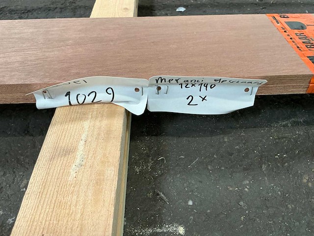 Geschaafd meranti 12x140 mm (2x) - afbeelding 4 van  4