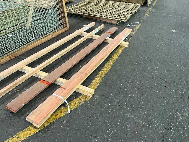 Geschaafd meranti 190x680 mm (6x) - afbeelding 3 van  6