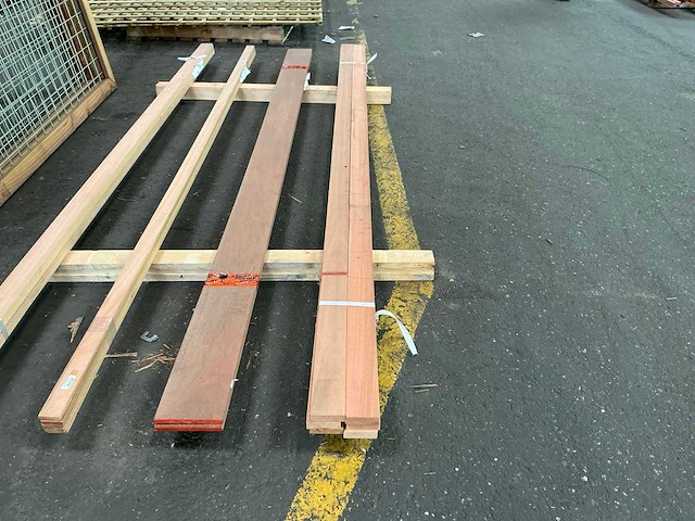 Geschaafd meranti 190x680 mm (6x) - afbeelding 5 van  6