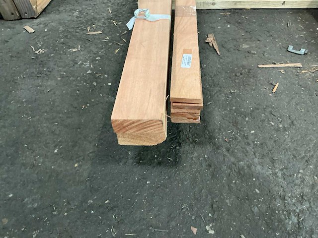 Geschaafd meranti 28x68/9x45 mm (8x) - afbeelding 4 van  7