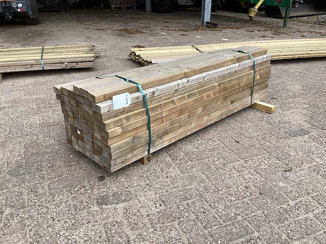 Geschaafd regels vuren 55x52x1800mm (57x) - afbeelding 1 van  4