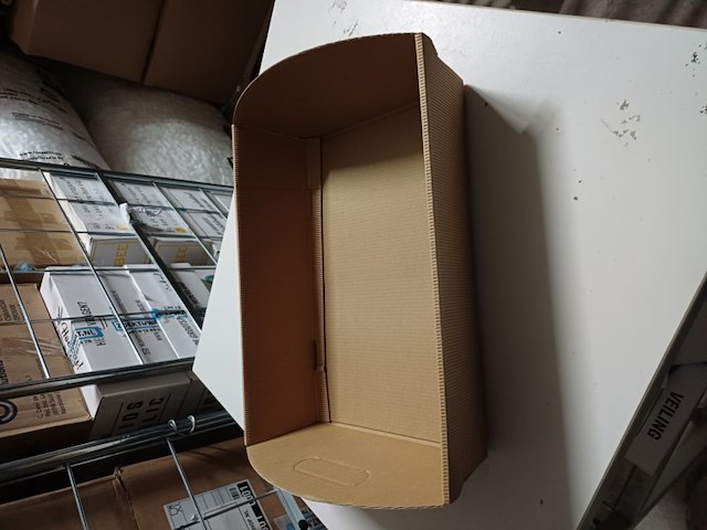 Geschenkdoos onda brown 32x22x8,5cm 20 stuks - afbeelding 1 van  9