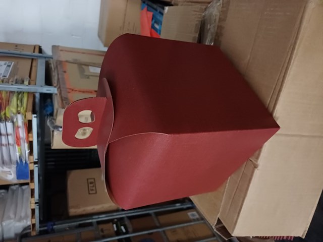 Geschenkdoos seta bord rood 20x20x18cm 48stuks - afbeelding 1 van  5