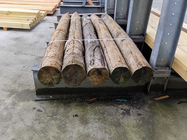 Geschild gepunte kastanjepaal diameter 180-200 mm lengte 2500 mm (5x) - afbeelding 2 van  2