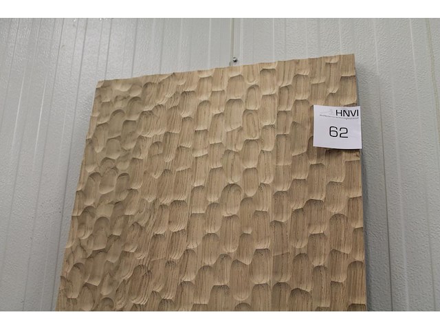 Geschulpt eikenhouten blad. afmeting 45.5 x 200 cm - afbeelding 1 van  3
