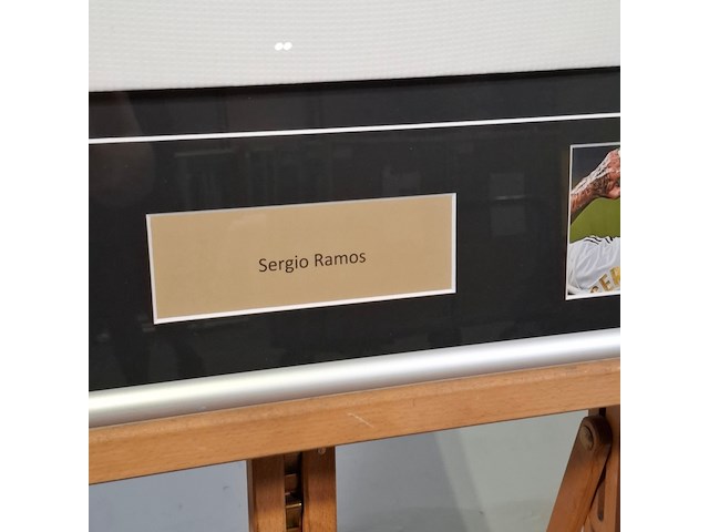 Gesigneerd voetbalshirt, adidas, real madrid, sergio ramos - afbeelding 5 van  7