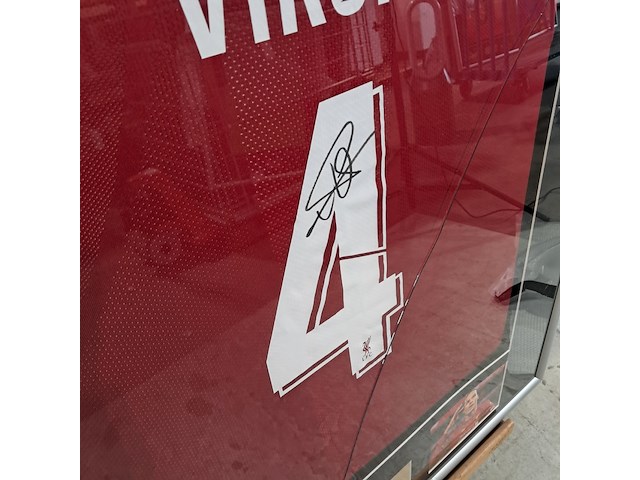 Gesigneerd voetbalshirt, 'virgil van dijk' - afbeelding 2 van  7