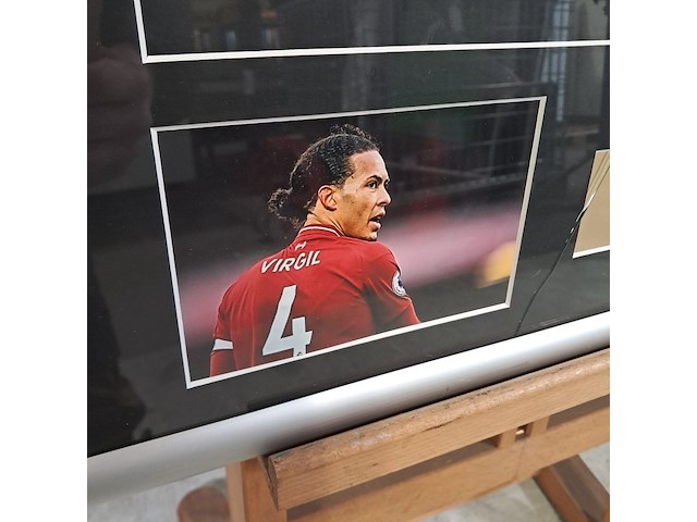 Gesigneerd voetbalshirt, 'virgil van dijk' - afbeelding 3 van  7