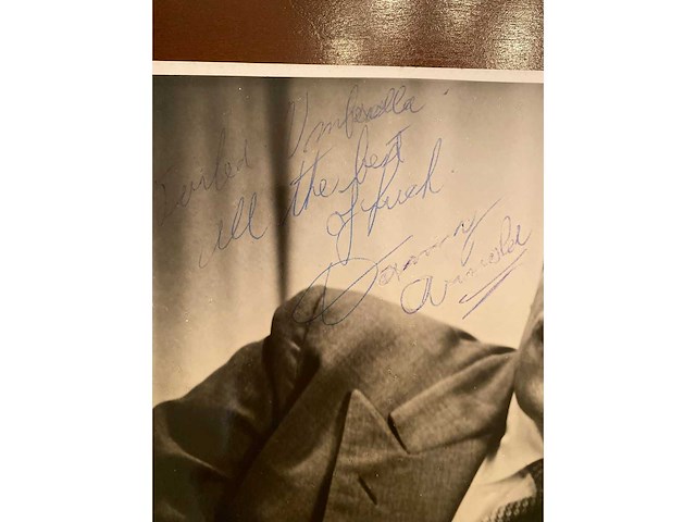 Gesigneerde foto danny arnold - afbeelding 2 van  2