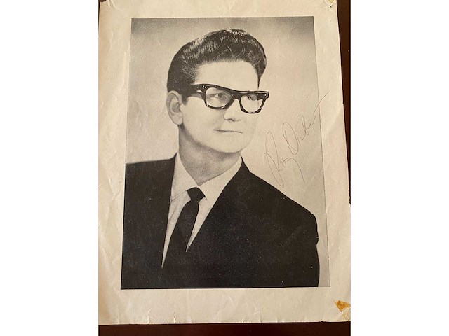 Gesigneerde pagina uit programmaboekje roy orbison - afbeelding 1 van  1