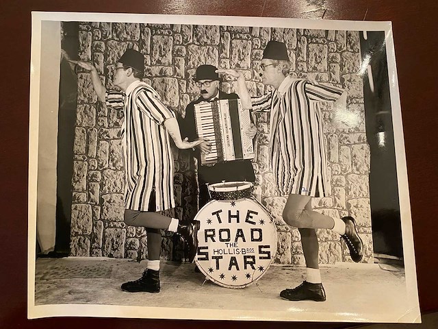 Gesigneerde promotie foto the hollis bros. (2x) - afbeelding 1 van  4
