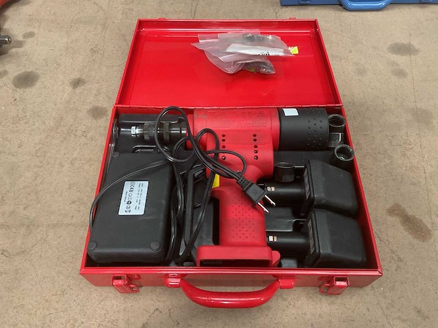 Gesipa firebird reviting machine - afbeelding 4 van  5