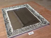 Geslepen spiegel in gezilverde opgelegde lijst - afbeelding 1 van  5