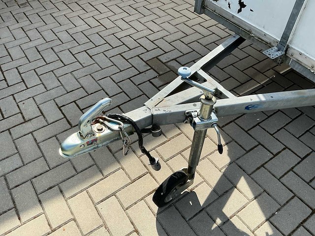 Gesloten aanhangwagen inclusief lier en oprijplaten - afbeelding 3 van  30