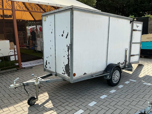 Gesloten aanhangwagen inclusief lier en oprijplaten - afbeelding 22 van  30