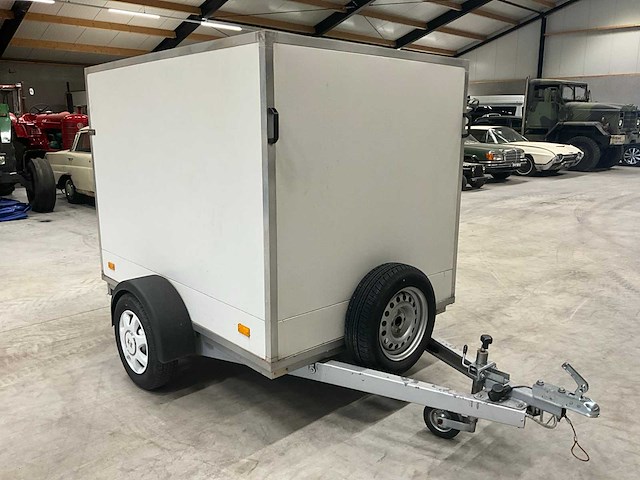 Gesloten geïsoleerde aanhangwagen - afbeelding 6 van  12