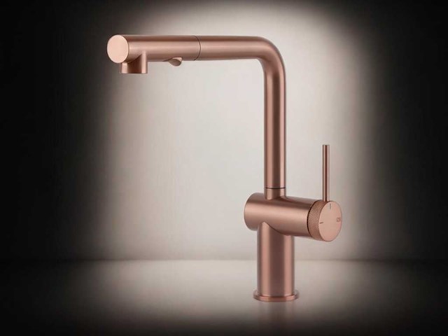 Gessi inedito godronato brushed copper keukenmengkraan met uittrekbare handdouche - afbeelding 1 van  9