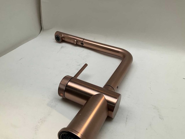 Gessi inedito godronato brushed copper keukenmengkraan met uittrekbare handdouche - afbeelding 7 van  9