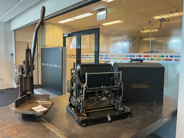 Gestetner stencilmachine - afbeelding 1 van  9