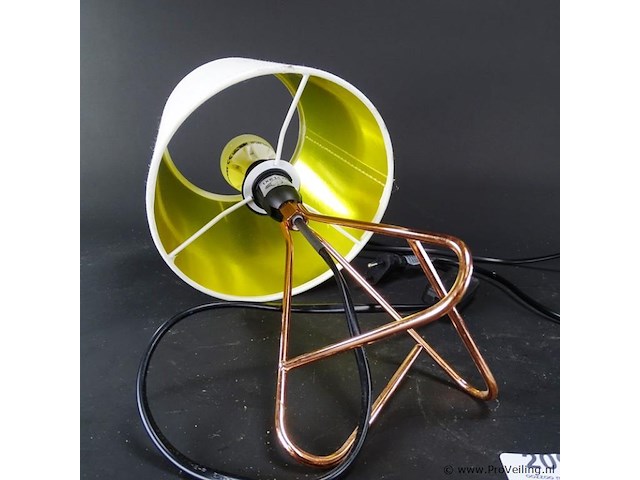 Gestilede tafellamp op koperen voet - afbeelding 5 van  5