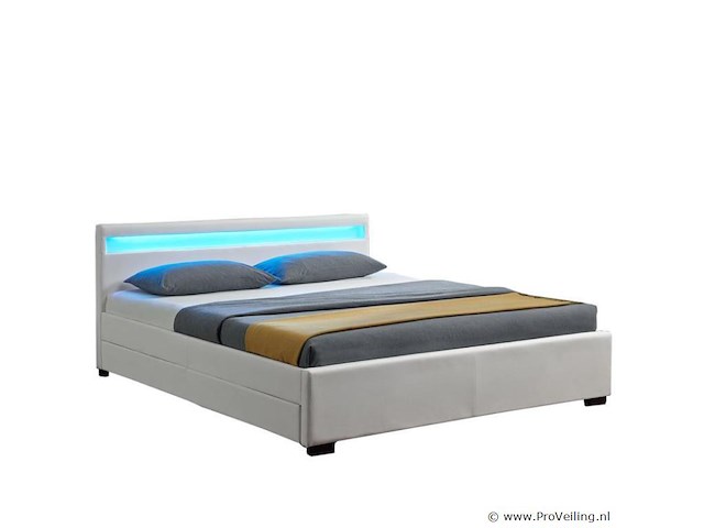 Gestoffeerd bed lyon 140 × 200 - afbeelding 1 van  7