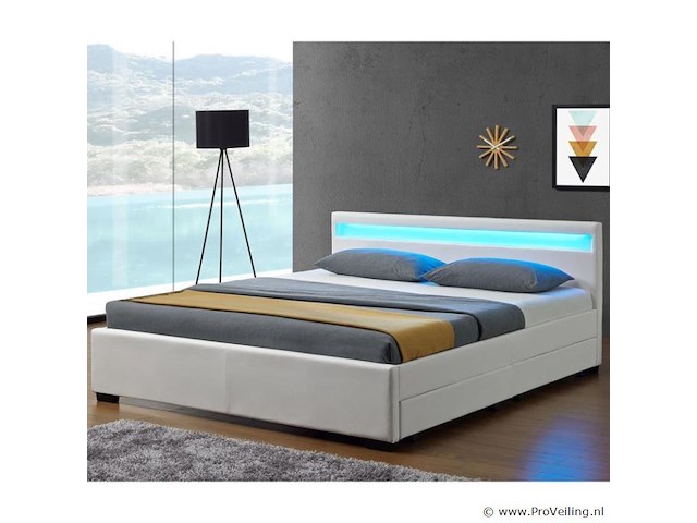 Gestoffeerd bed lyon 140 × 200 - afbeelding 2 van  7
