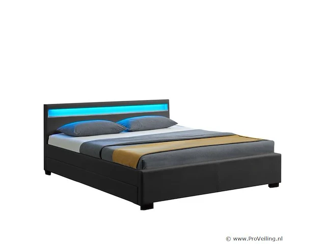 Gestoffeerd bed lyon 140 x 200 cm - afbeelding 1 van  7