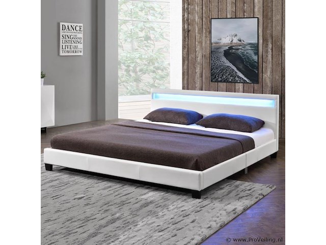 Gestoffeerd bed paris - afbeelding 3 van  10