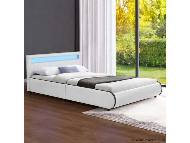 Gestoffeerd bed sevilla 140 x 200 cm - afbeelding 5 van  12