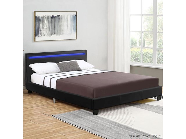 Gestoffeerd bed verona - afbeelding 2 van  7