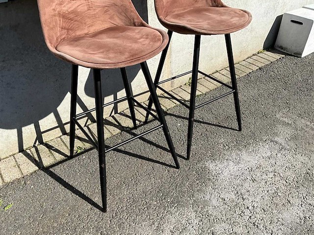 Gestoffeerde barkruk met rugleuning (17x) - afbeelding 4 van  7