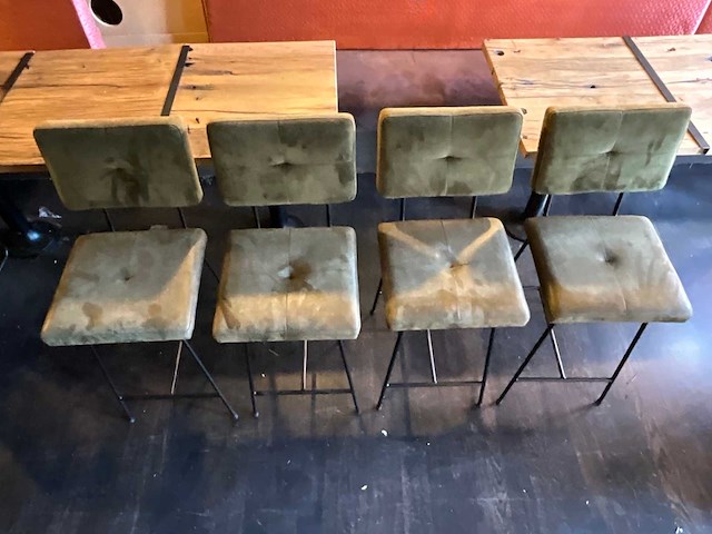 Gestoffeerde barkruk met rugleuning (4x) - afbeelding 1 van  4