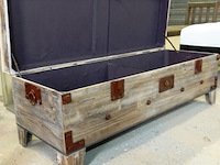 Gestoffeerde gangbank gemaakt van oud hout, naar antieke indonesische model - afbeelding 5 van  5