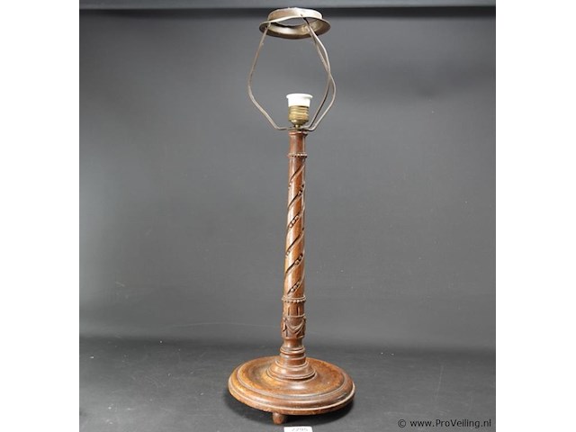 Getordeerd houten lampvoet - afbeelding 1 van  5