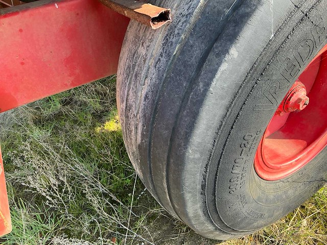 Getrokken enkelassige meststrooier - afbeelding 13 van  20