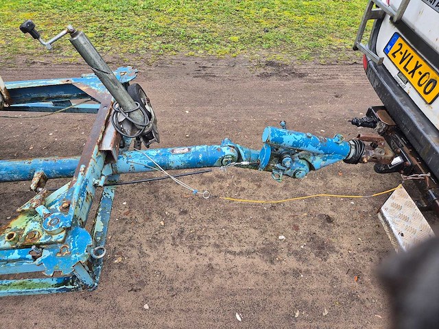 Getrokken knikarm hoogwerker - afbeelding 6 van  8