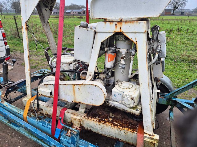 Getrokken knikarm hoogwerker - afbeelding 8 van  8
