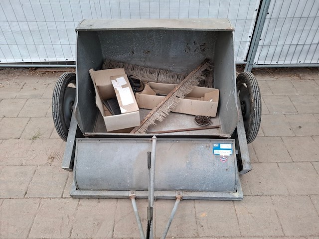 Getrokken veegwagen wh, 120, bouwjaar 1987 - afbeelding 2 van  5