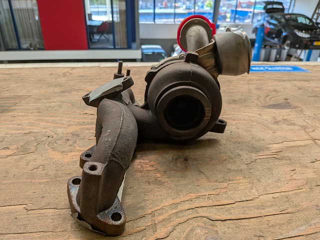 Getunede turbo met een getunede ecu bouwjaar 2003-2008 - afbeelding 7 van  12