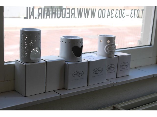 Geur brander/waxsmelters in drie diverse uitvoeringen, totaal zes stuks. - afbeelding 2 van  2